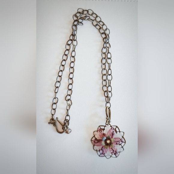 Hand Crafted Jewelry - 🌟Sales 3/$25🌟 Vintage Artisan Lucite & AB Pendant Necklace